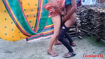 Passionate Outdoor Encounter With Desi Bhabi