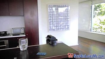 Oh, This Amateur Teen Gives Handjob And Blowjob In Pov!