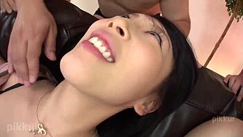 aya kisaki blows guys 😏