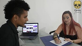 Pretty milf sucks pierced cock 😈