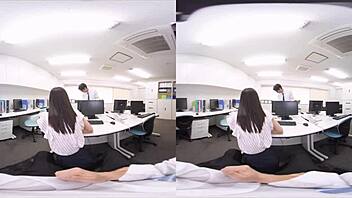 【Büro VR】 Büroleidenschaft: Mittagspause heimlich Creampie-Sex im Office mit Kisaki Narusawa