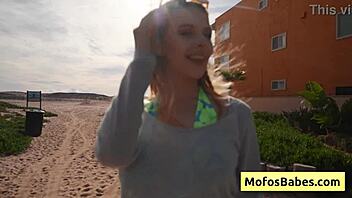 sahara skye gives wet blowjob near beach 😘