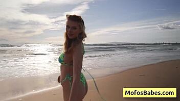 sahara skye gives wet blowjob near beach 😘