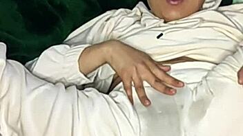 Blue amateur squirts in morning homemade video