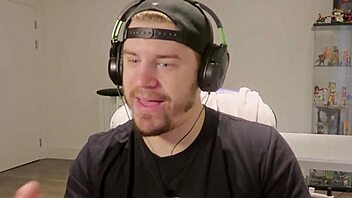 Secret Agent Flashing Big Tits In Game