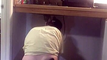 Gay plumber caught with dildo in homemade solo masturbation