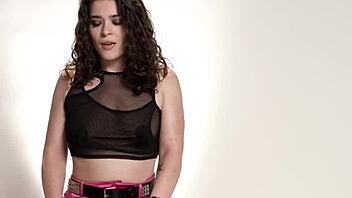 Kinky Babe Victoria Voxxx Orgasms In Solo Female Masturbation