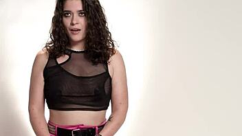 Kinky Babe Victoria Voxxx Orgasms In Solo Female Masturbation