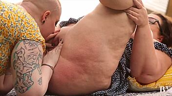 i'm spreading my legs for lunch, huge tits, bisexual lesbian sex