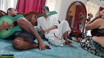 Esposa Indiana Fodida na Frente do Marido, Chocante!