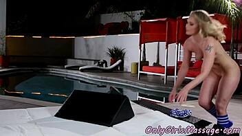 Perfect Lesbians Pussylicking Each Other In Hot 69 Action