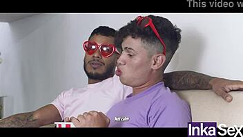 Dios Mío Negra Milf De Grandes Tetas Y Culo Enorme Se Folla A Pareja Gay Por San Valentín