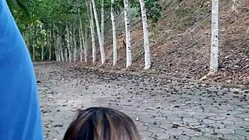 Passeio no Campo Termina com Chupada e Cuzinho