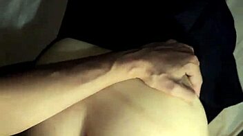 لاتينية جامحة مع زبي الصلب