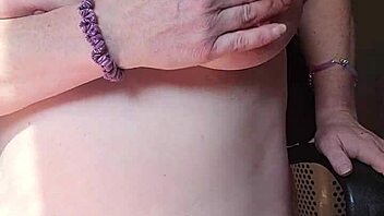 missr8 loves licking fingering big tits pussy