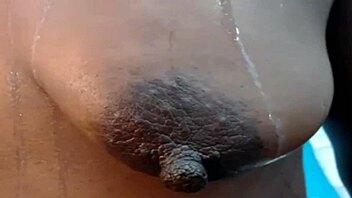 These ebony saggy tits have big long nipples. Perfect for amateurs.