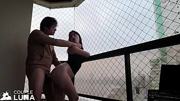 casada safadinha chupando pau grande e dando gostoso a bucetinha na varanda pra gozarem dentro sex in public places balne�rio cambori�