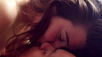 spontaneous sex with passionate kissing and ball sucking