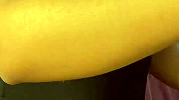 Novinha gostosa deixou colega fuder bucetinha e gozar todinha antes de chegarem