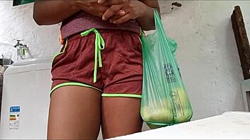 Subrinnha Safada No Mercado Levo O Casado Pro Depozito E Deu Sua Bucetinha