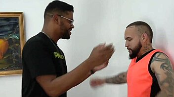 巨屌猛男用怪物鸡巴干怀孕Scoty Bryan