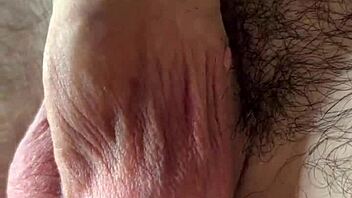 waxing specialist sugarnadya helps client with assistant