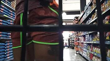 Subrinnha Safada No Mercado Levo O Casado Pro Depozito E Deu Sua Bucetinha