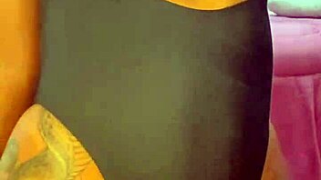 Novinha gostosa deixou colega fuder bucetinha e gozar todinha antes de chegarem