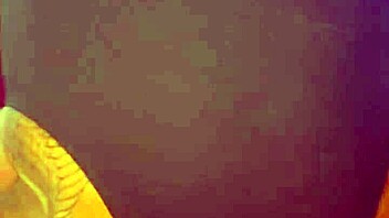 Novinha gostosa deixou colega fuder bucetinha e gozar todinha antes de chegarem