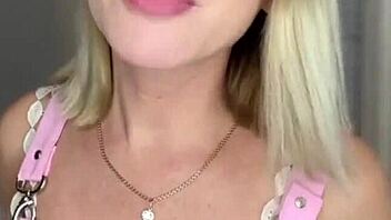 waxing specialist sugarnadya helps client with assistant