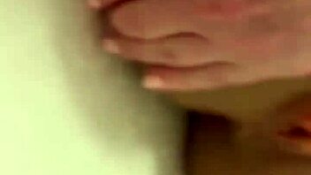 waxing specialist sugarnadya helps client with assistant