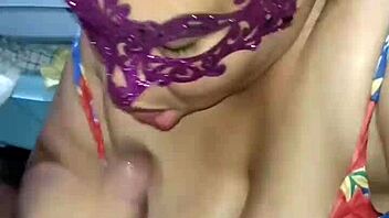 hot bbw gives hairy penis massage 😍