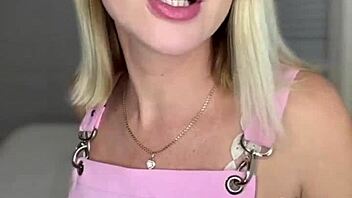 waxing specialist sugarnadya helps client with assistant