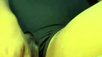 Novinha gostosa deixou colega fuder bucetinha e gozar todinha antes de chegarem