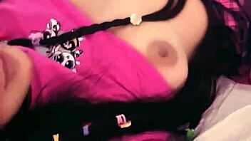 Puta Pequeña Lista para Juego Anal Salvaje