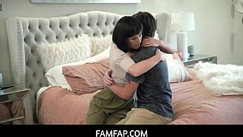 Whoa, guy bangs stepmom while licking stepsis in wild action!