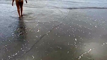 Hardcore homemade sex with a young Latina on the beach