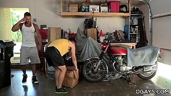 Angel Marconi and David Plaza in a hardcore scene