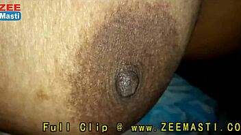 เมียอินเดียผู้ใหญ่ซ่อนความลับร่านหลังประตูปิด