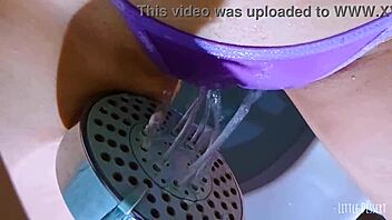 playing with shaved pussy in college bathroom