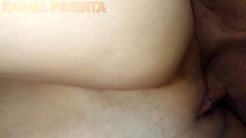 Deixei meu marido socar a mão toda dentro da minha buceta até o braço depois que ele socou o consolo e sua rola em mim tesão incontrolável