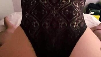 Milf Latina Cavalga sem Camisinha no Hotel