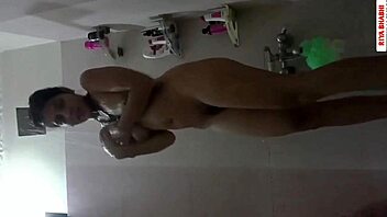 Cute bhabhi's bathroom encounter with jija ji - hardcore