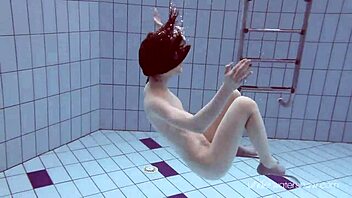 Underwater vixen Roxalana Cheh bares it all