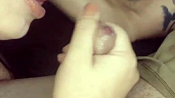 Chupei meu amiguinho sexy wife fucking