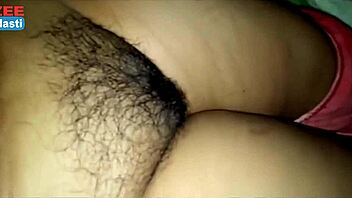 เมียอินเดียผู้ใหญ่ซ่อนความลับร่านหลังประตูปิด