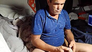 i'm addicted to big cocks in this gay story