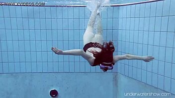 Underwater vixen Roxalana Cheh bares it all