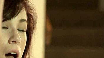 Teen hottie craves rough insertions.