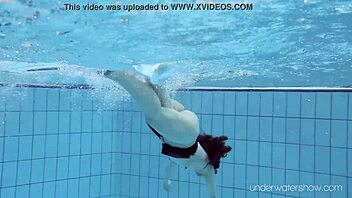 Underwater vixen Roxalana Cheh bares it all